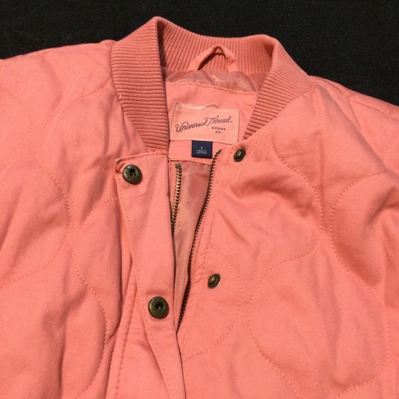 Universal Thread Quilted Bomber Jacket Pink Casual Snap Button Pockets Size S - Picture 3 of 8